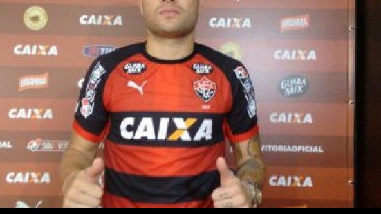 Imagem Guilherme Mattis confirma renovação com o Vitória
