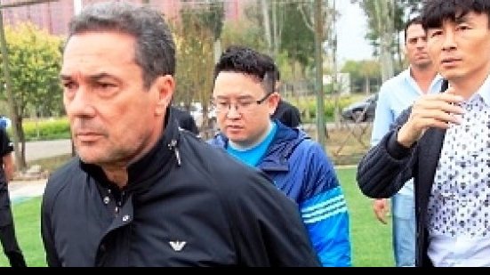 Imagem Vanderlei Luxemburgo revela que Vitória vai encarar time chinês em amistoso