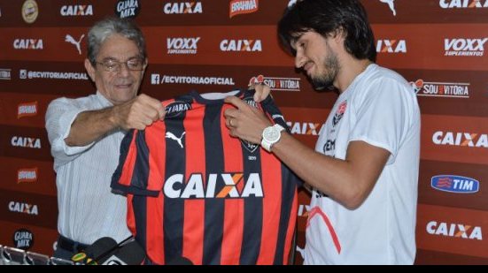 Imagem Presidente do Vitória rasga elogios a Tiago Real