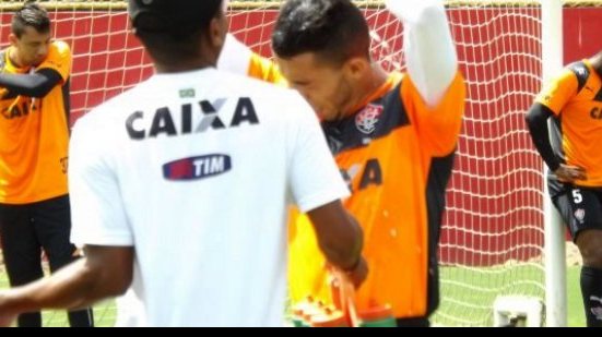 Imagem Domingo de treinos: Vitória faz trabalhos físicos e técnicos no Barradão