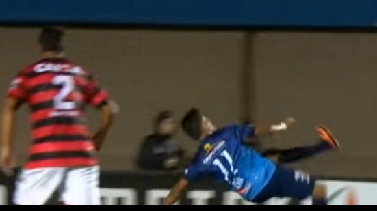 Imagem Brasileiro vence prêmio de gol mais bonito da temporada 2015