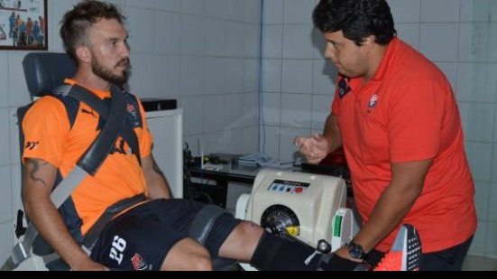 Imagem Willian Farias se apresenta e inicia exames médicos no Vitória