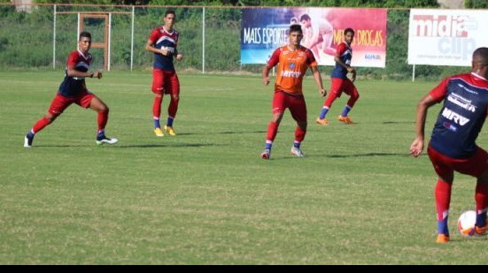 Imagem Com presença de novo reforço, Bahia faz treino tático no Fazendão
