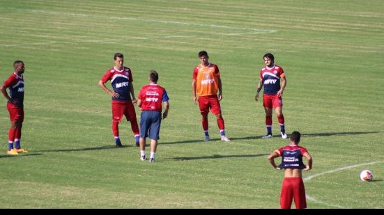 Imagem Doriva começa a montar esboço de time para 2016