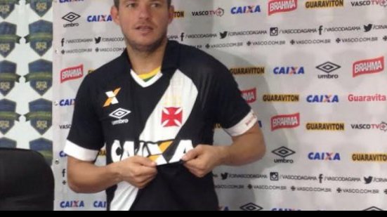 Imagem Volante avalia passagem no Vitória como "ruim" e espera volta por cima no Vasco