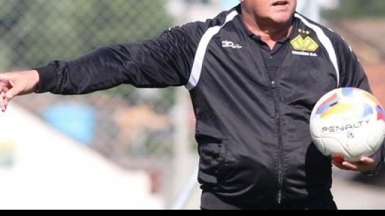 Imagem Ex-ídolo do Vitória rasga elogios a novo lateral do Leão: “ataca e defende bem”