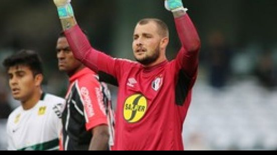 Imagem Sem Marcelo Lomba, Ponte Preta tenta contratar goleiro do Joinville