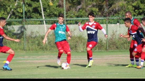 Imagem Bahia faz treino tático em Praia do Forte de olho na estreia no Baianão