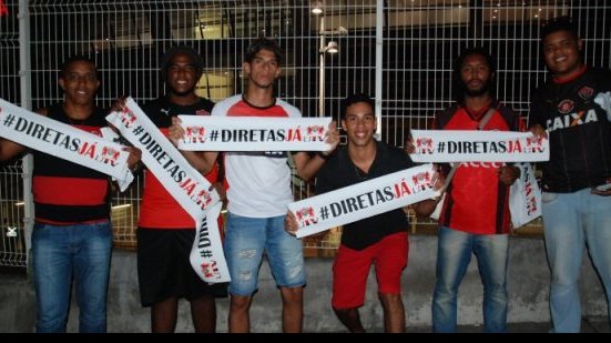 Imagem Em evento festivo, torcedores cobram eleições diretas no Vitória