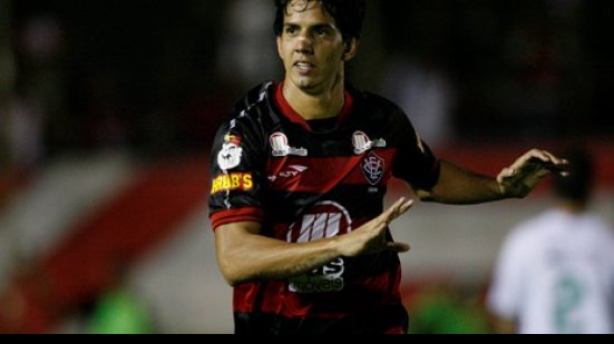 Imagem Alto salário no México impede volta de Victor Ramos ao Vitória