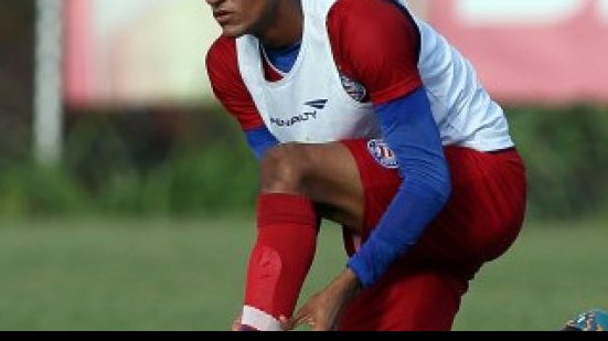 Imagem Bahia renova vínculo com jovem zagueiro até 2018