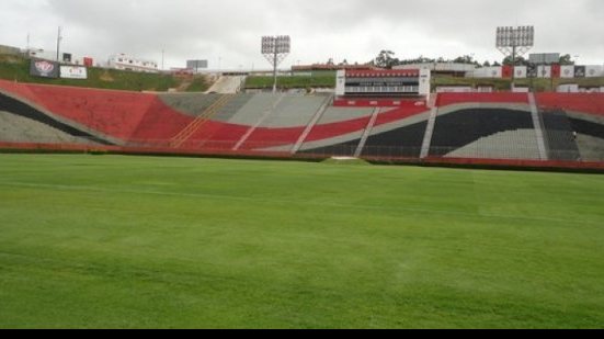 Imagem Estádio do Vitória é considerado um dos piores do Brasil