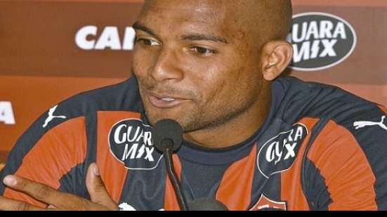 Imagem Mancini explica ausência de Rafelson entre os titulares e situação de Maicon