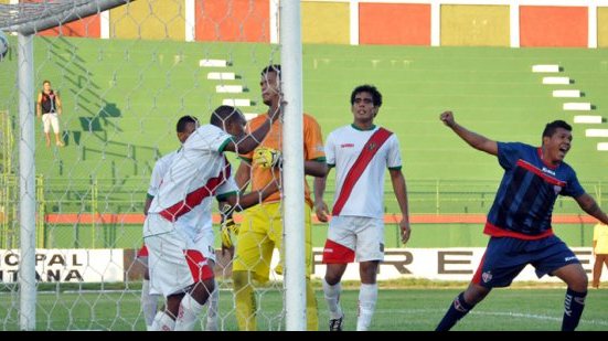 Imagem  Bahia de Feira vence Feirense na estreia; Dois jogos terminam sem gols