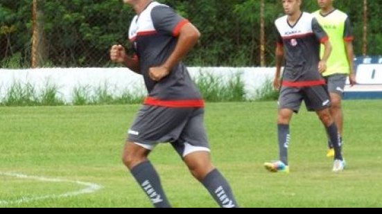 Imagem Meia revelado no Vitória mira classificação para segunda fase do Paulistão