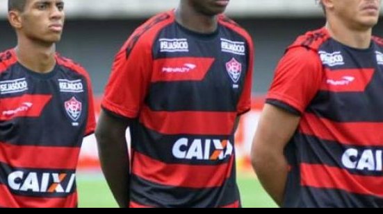 Imagem Sem espaço no Vitória, jovem zagueiro é emprestado para clube paulista