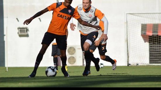 Imagem Mancini comanda coletivo e testa Alípio no time titular