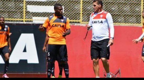 Imagem Coletivo marcou o treino do Vitória nesta segunda; Arthur Maia segue afastado