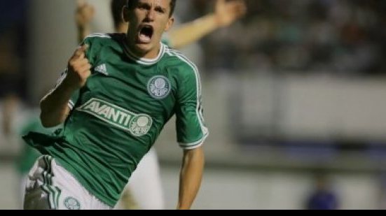 Imagem Zagueiro é inscrito pelo Palmeiras na Libertadores e não assina com o Bahia