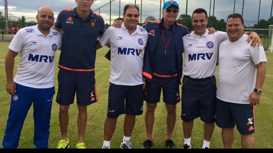 Imagem Elenco do Bahia treina no CT do Sport e recebe visita de Falcão 