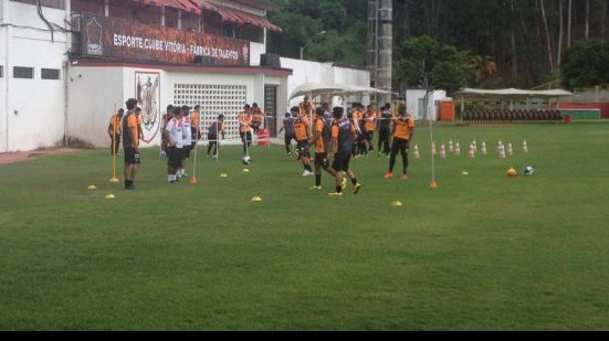 Imagem Com Leandro Domingues entre os titulares, Vitória se prepara para jogo no Baiano