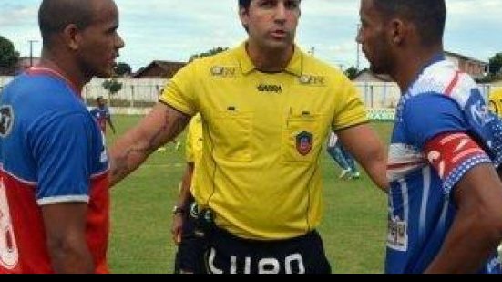 Imagem Árbitro tricolor? Juazeirense repudia opção de Diego Pombo para duelo com Bahia