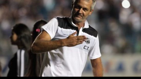 Imagem Figueirense tenta tirar o técnico Lisca do Ceará