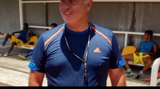 Imagem Técnico do Galícia prega respeito ao Flu de Feira e aponta dificuldade em treino