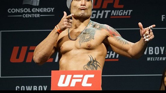 Imagem Atleta do Vitória, Leleco estreia com derrota no UFC