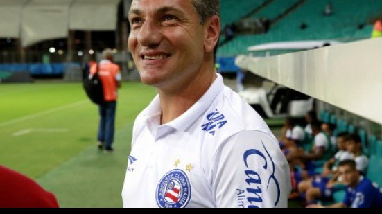 Imagem Doriva defende Zé Roberto após críticas: está de parabéns