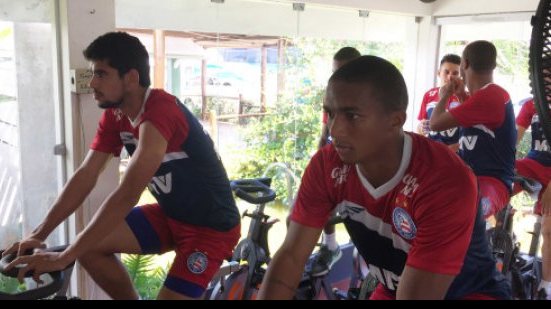 Imagem Jogadores do Bahia treinam em Ilhéus em preparação para duelo no Nordestão