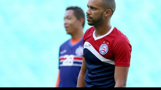 Imagem Robson comemora gols e quer jogar pelo Nordestão antes de viajar aos EUA