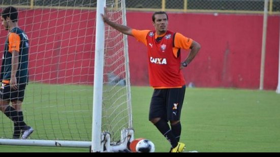 Imagem Com lesão na coxa, Leandro Domingues não vai estrear diante do Flu de Feira