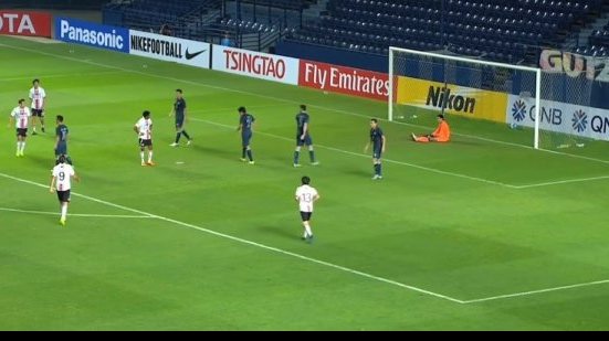 Imagem Vídeo: ex-Bahia, Adriano Michael Jackson rouba a cena em torneio na Ásia