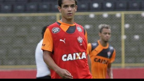 Imagem Alípio é vetado no Vitória para duelo com o Flu; veja situações no DM