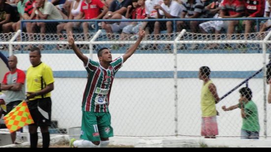Imagem Atacante do Fluminense de Feira é dúvida para duelo com o Vitória