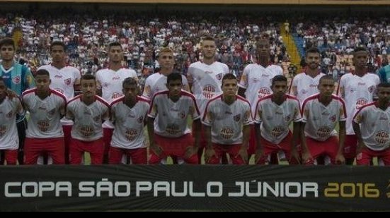 Imagem Vitória contrata zagueiro que se destacou na Copa SP para time sub-20