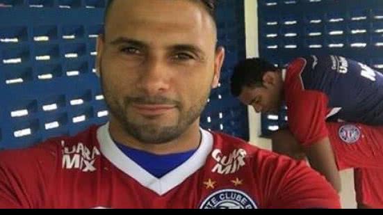 Imagem Ao lado de renegados, Maxi avisa que está motivado e recebe apoio de tricolores