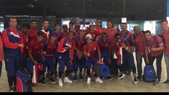 Imagem Bahia embarca para os EUA com mais 17 jogadores; Feijão fica em Salvador 