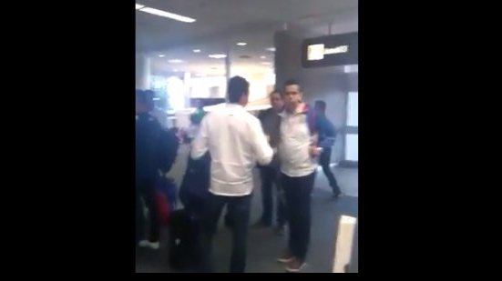 Imagem Vídeo: torcedor do Bahia detona time e discute com presidente nos EUA