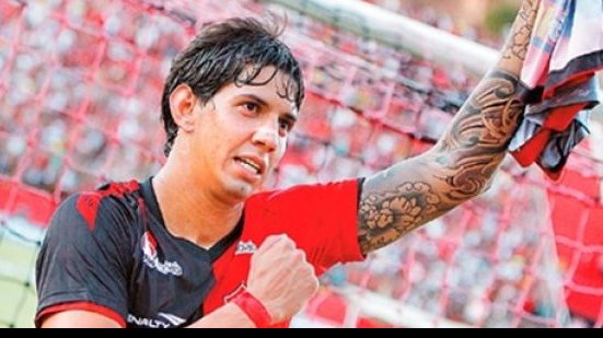 Imagem Clube mexicano envia documento e Victor Ramos será apresentado pelo Vitória