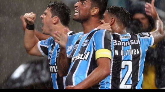 Imagem Corinthians e Grêmio vencem pela Libertadores da América