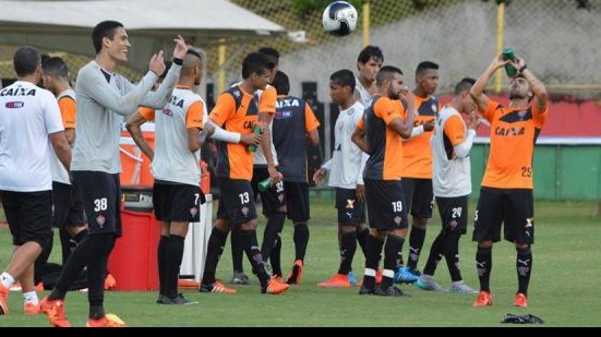 Imagem Em treino fechado à imprensa, Vitória faz atividade tática de olho no Feirense