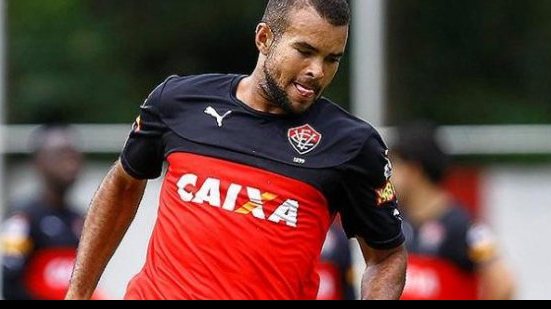 Imagem Welison festeja vaga no time titular do Vitória e garante: sou volante moderno