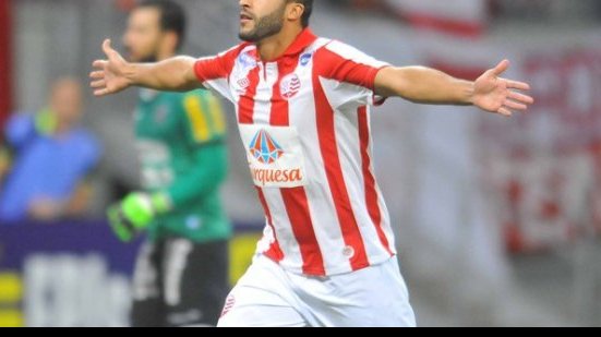 Imagem Proposta do Bahia agrada Ronaldo Alves, mas Náutico não quer liberar zagueiro