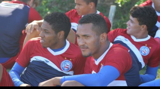 Imagem   Garotos comemoram primeira convocação para os profissionais do Bahia
