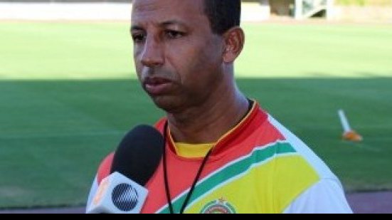 Imagem Conquista demite Evandro Guimarães e já confirma ex-treinador da Juazeirense