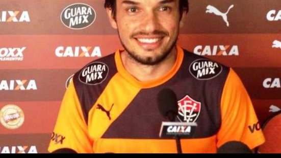 Imagem Tiago Real avisa que vai comemorar se marcar contra Bahia e diz que espera vaias