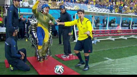 Imagem &quot;A Fifa me tratou mal&quot;, diz criador do exoesqueleto exibido na Copa