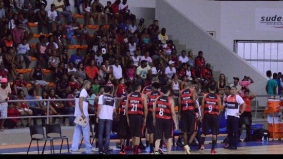 Imagem NBB: técnico do Vitória quer triunfos para equipe avançar de fase